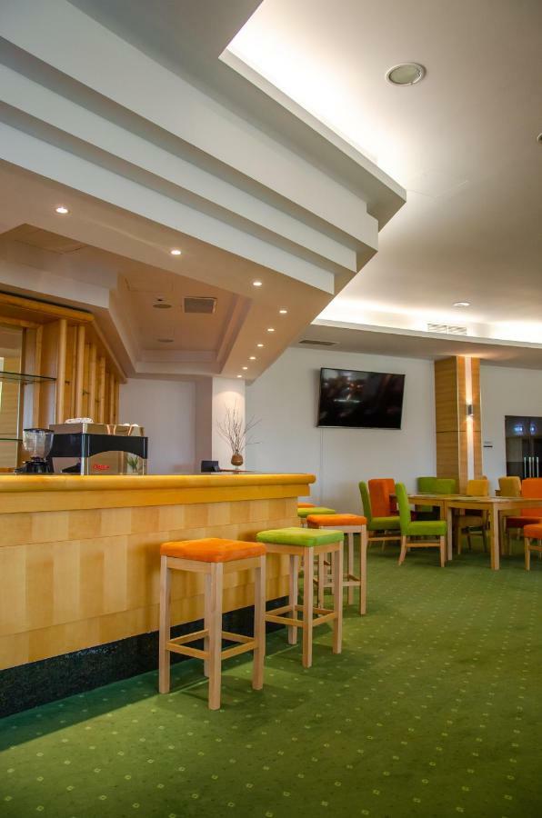 Complex Silva Hotel Bukarest Eksteriør billede